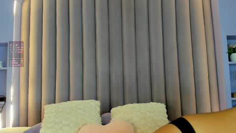 Snapshot of sarahevans__ chatting on 02/17/25, 07:31 Sarah Evans online show from 02/17/25, 07:31