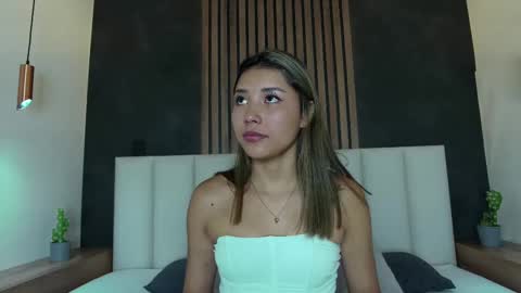 Snapshot of sarahevans__ chatting on 02/24/25, 07:41 Sarah Evans online show from 02/24/25, 07:41