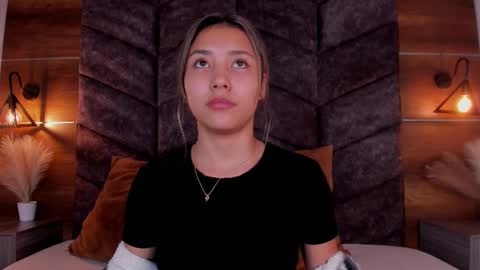 Snapshot of sarahevans__ chatting on 03/02/25, 11:39 Sarah Evans online show from 03/02/25, 11:39