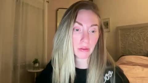 Sarah online show from 04/15/26, 04:30