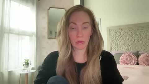 Sarah online show from 04/25/26, 05:54