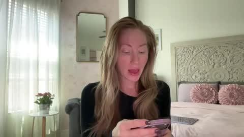 Snapshot of sarahgiroux86 chatting on 08/01/26, 07:24 Sarah online show from 08/01/26, 07:24