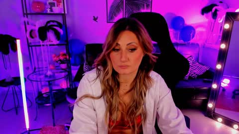 Divine Sarah NONUDE model online show from 12/14/24, 11:50