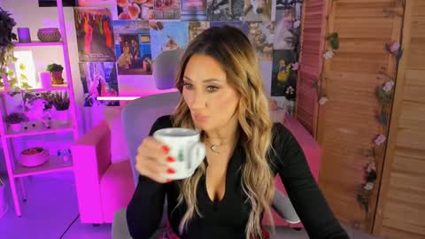 Divine Sarah NONUDE model online show from 12/21/24, 02:26