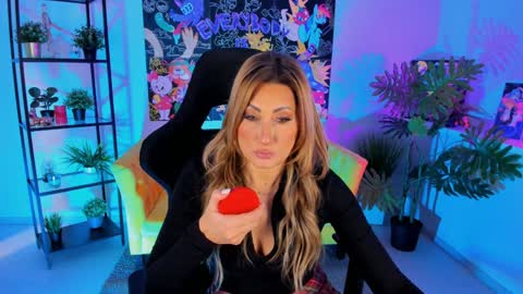 Divine Sarah NONUDE model online show from 12/27/24, 11:50