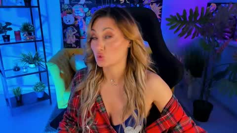 Divine Sarah NONUDE model online show from 02/22/25, 05:46