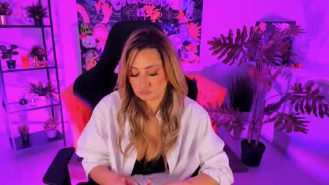 Divine Sarah NONUDE model online show from 03/02/25, 11:39