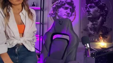 Divine Sarah NONUDE model online show from 04/24/26, 01:24