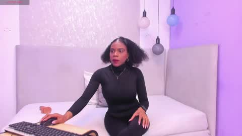 Snapshot of sarahi_pusey chatting on 05/26/26, 01:29 Sarahi pusey online show from 05/26/26, 01:29