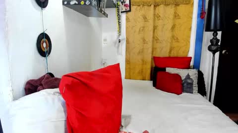  SARAHJEY     online show from 02/03/25, 06:45