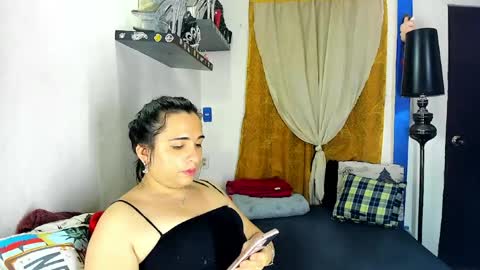 Snapshot of sarahjey chatting on 05/25/26, 06:58 SARAHJEY online show from 05/25/26, 06:58