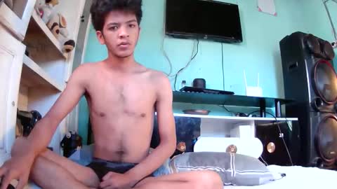 sarahjonee online show from 11/10/25, 03:38