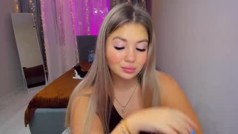 Sarah online show from 11/22/25, 07:02