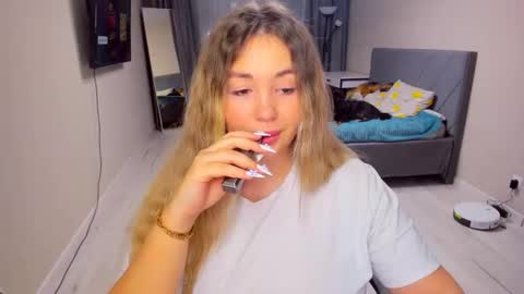 Sarah online show from 02/12/26, 03:07