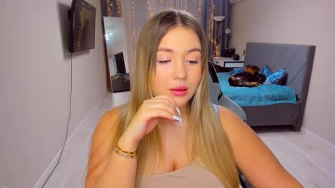 Sarah online show from 02/25/26, 03:32