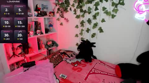 Sarah NEW ACCOUNT online show from 09/18/25, 08:33