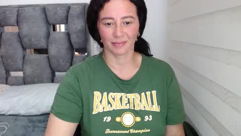 Lia online show from 12/02/24, 10:45