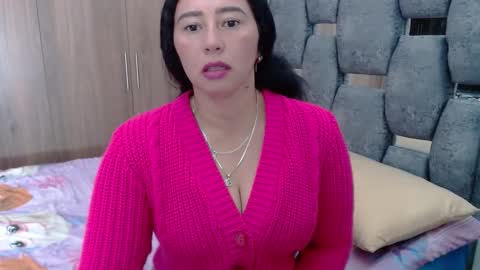 Lia online show from 01/17/25, 05:08