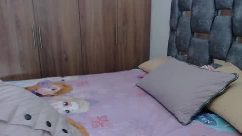 Lia online show from 01/30/25, 12:27