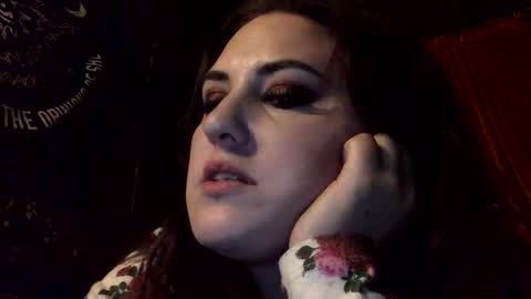 Snapshot of sarahsweetie17 chatting on 10/15/25, 04:12 sarahsweetie17 online show from 10/15/25, 04:12