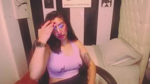 Snapshot of sarahy_evans chatting on 07/01/26, 07:35 Sarahy online show from 07/01/26, 07:35