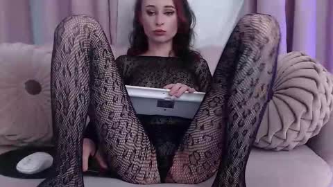 Snapshot of saraiangel chatting on 09/13/25, 08:41  Sarai  online show from 09/13/25, 08:41