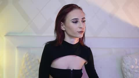 Snapshot of saraiangel chatting on 09/27/25, 06:46  Sarai  online show from 09/27/25, 06:46