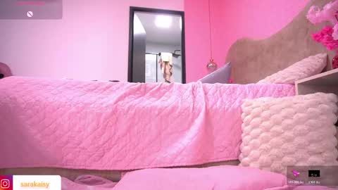 Snapshot of sarak_ chatting on 05/25/26, 12:00 Sara online show from 05/25/26, 12:00