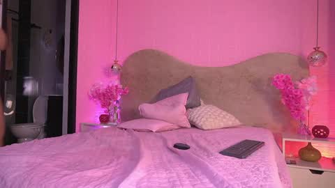 Snapshot of sarak_ chatting on 05/31/26, 06:09 Sara online show from 05/31/26, 06:09