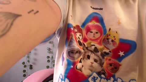 Snapshot of sarakinski chatting on 01/07/25, 06:59 Sara online show from 01/07/25, 06:59