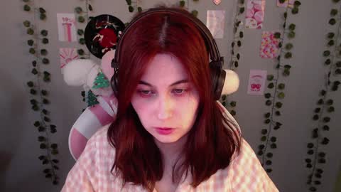 Snapshot of sarakinski chatting on 01/29/25, 01:17 Sara online show from 01/29/25, 01:17