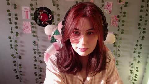 Snapshot of sarakinski chatting on 01/30/25, 06:24 Sara online show from 01/30/25, 06:24