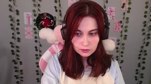 Snapshot of sarakinski chatting on 03/03/25, 03:20 Sara online show from 03/03/25, 03:20