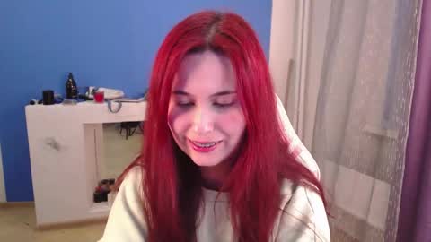 Snapshot of sarakinski chatting on 04/13/26, 12:10 Sara online show from 04/13/26, 12:10