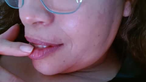 Snapshot of saralove2 chatting on 01/24/25, 06:04 sara online show from 01/24/25, 06:04