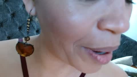 Snapshot of saralove2 chatting on 01/27/25, 12:22 sara online show from 01/27/25, 12:22