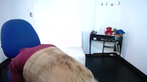 Saraloves online show from 12/23/24, 05:22