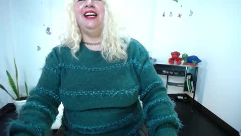 Saraloves online show from 12/24/24, 06:17