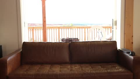 Snapshot of saraloverays chatting on 10/31/25, 12:22 Back from Vacay Follow for more here online show from 10/31/25, 12:22