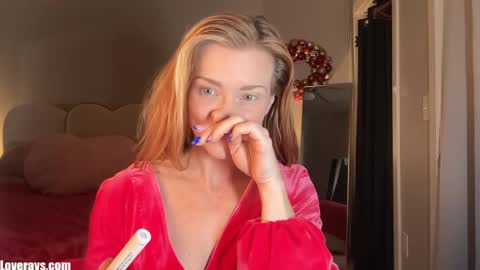 Snapshot of saraloverays chatting on 11/12/25, 11:03 Back from Vacay Follow for more here online show from 11/12/25, 11:03