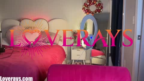 Snapshot of saraloverays chatting on 11/18/25, 04:28 Back from Vacay Follow for more here online show from 11/18/25, 04:28