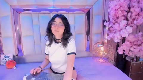 Snapshot of saramartini2 chatting on 11/11/25, 06:13 sara online show from 11/11/25, 06:13