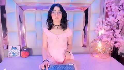 Snapshot of saramartini2 chatting on 11/15/25, 06:22 sara online show from 11/15/25, 06:22