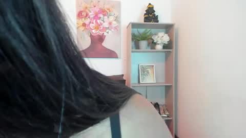 Snapshot of saramilf_69 chatting on 05/05/26, 04:20 saramilf_69 online show from 05/05/26, 04:20
