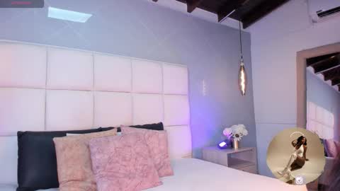 Sara online show from 11/19/25, 01:22