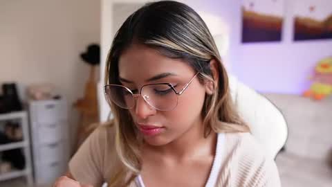 Sara online show from 02/10/25, 10:30