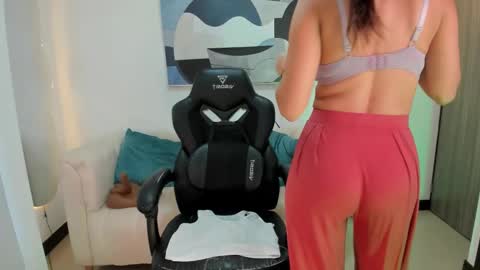 I am Sara  online show from 03/16/26, 09:30