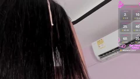 Snapshot of sararoy_ chatting on 11/22/25, 01:04 Sara online show from 11/22/25, 01:04