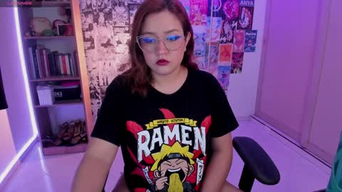 Snapshot of sararuales5 chatting on 01/17/25, 01:03 Sara Ruales online show from 01/17/25, 01:03