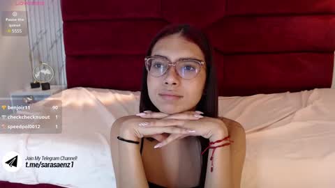 Snapshot of sarasaenz_99 chatting on 01/10/25, 11:39 Sara online show from 01/10/25, 11:39